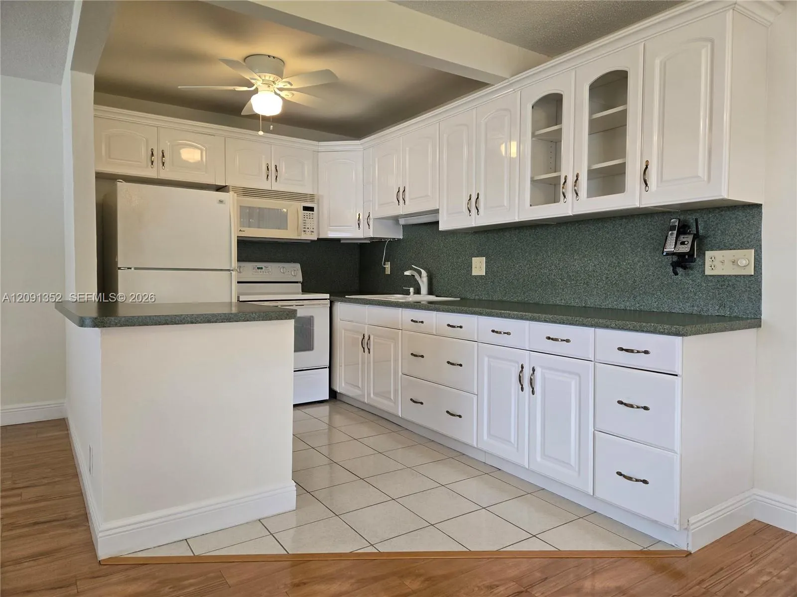 880 W Horizons W #205