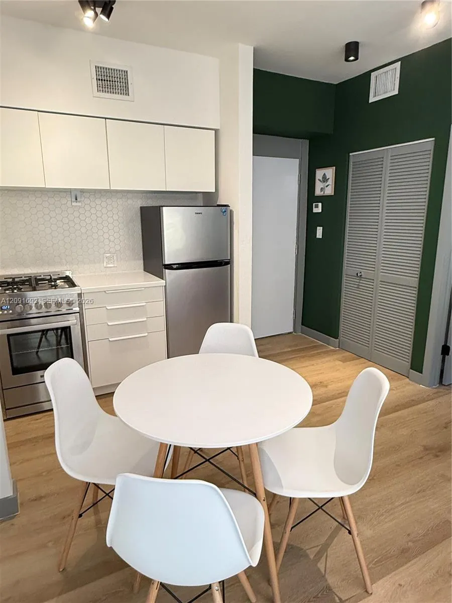 1320 Drexel Avenue #302