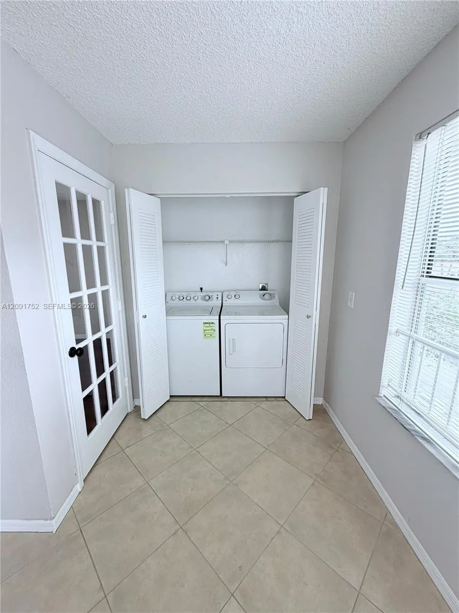 3480 N Pinewalk Drive N #136