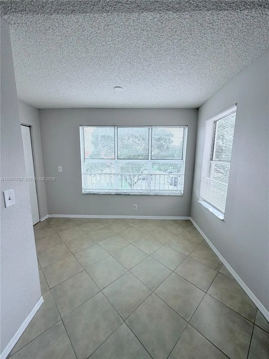 3480 N Pinewalk Drive N #136