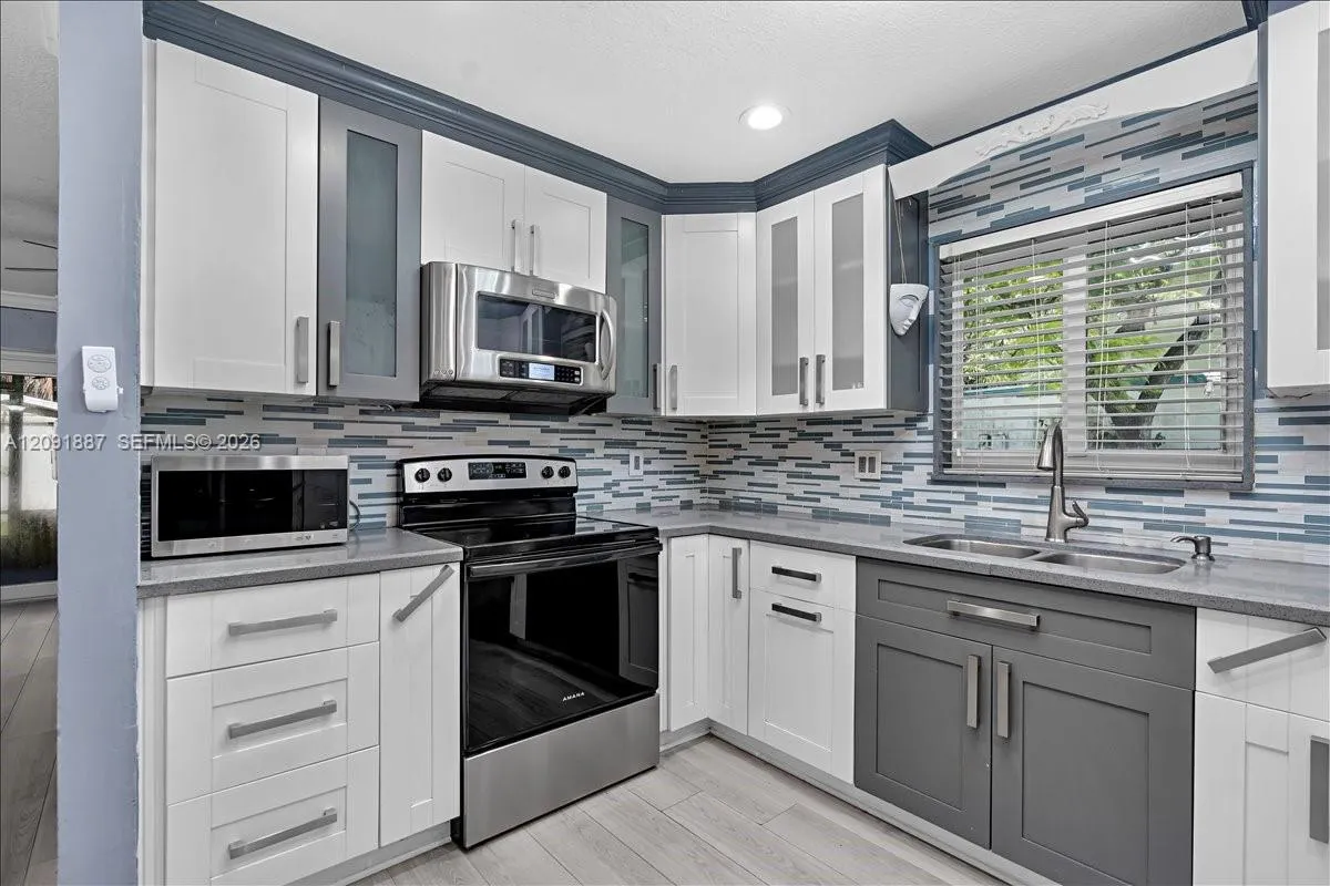 7911 SW 7th Place