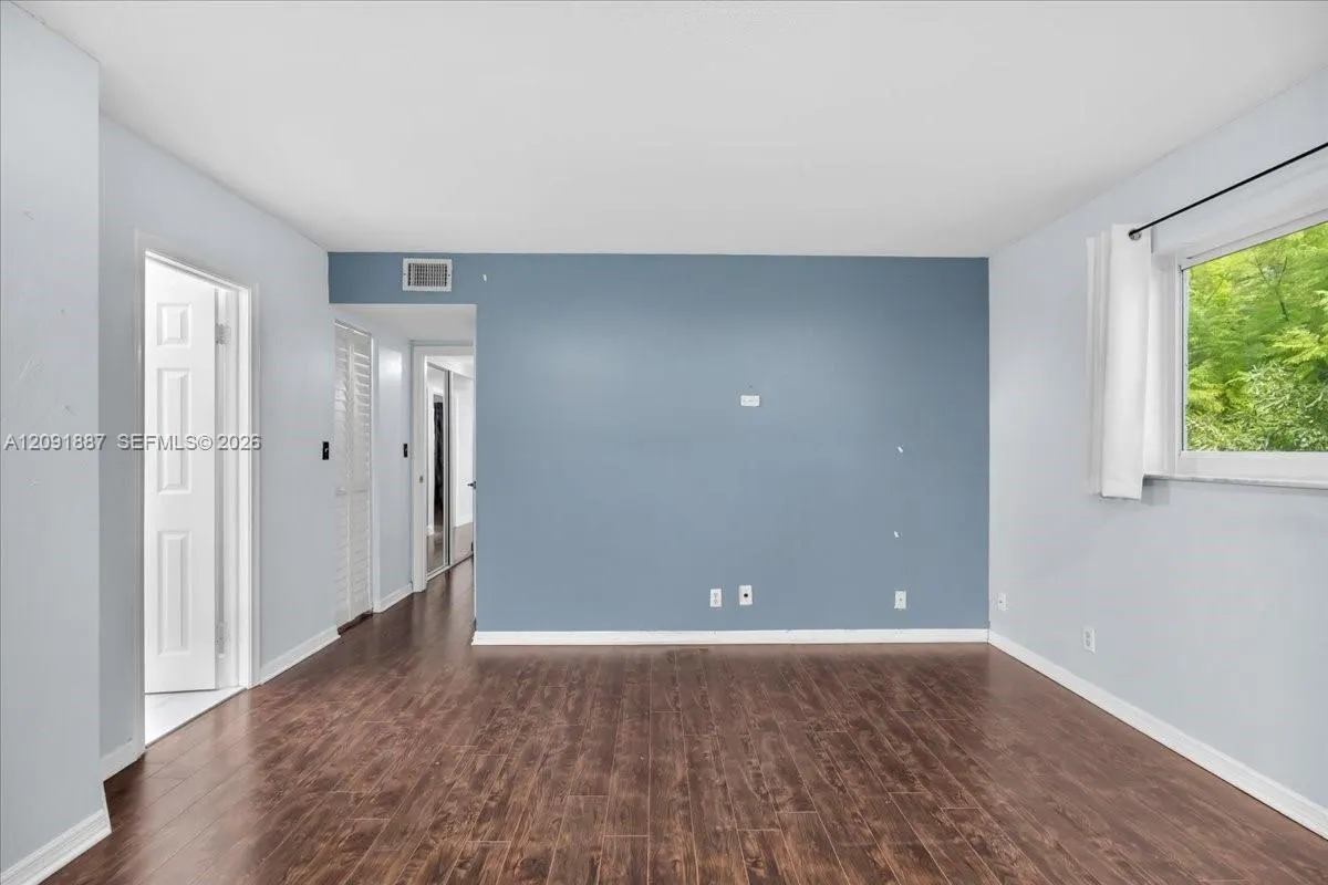 7911 SW 7th Place