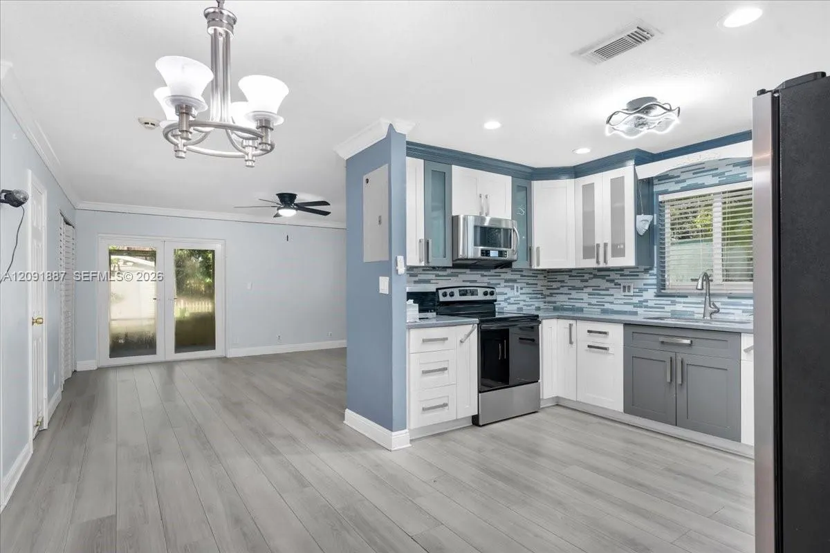 7911 SW 7th Place