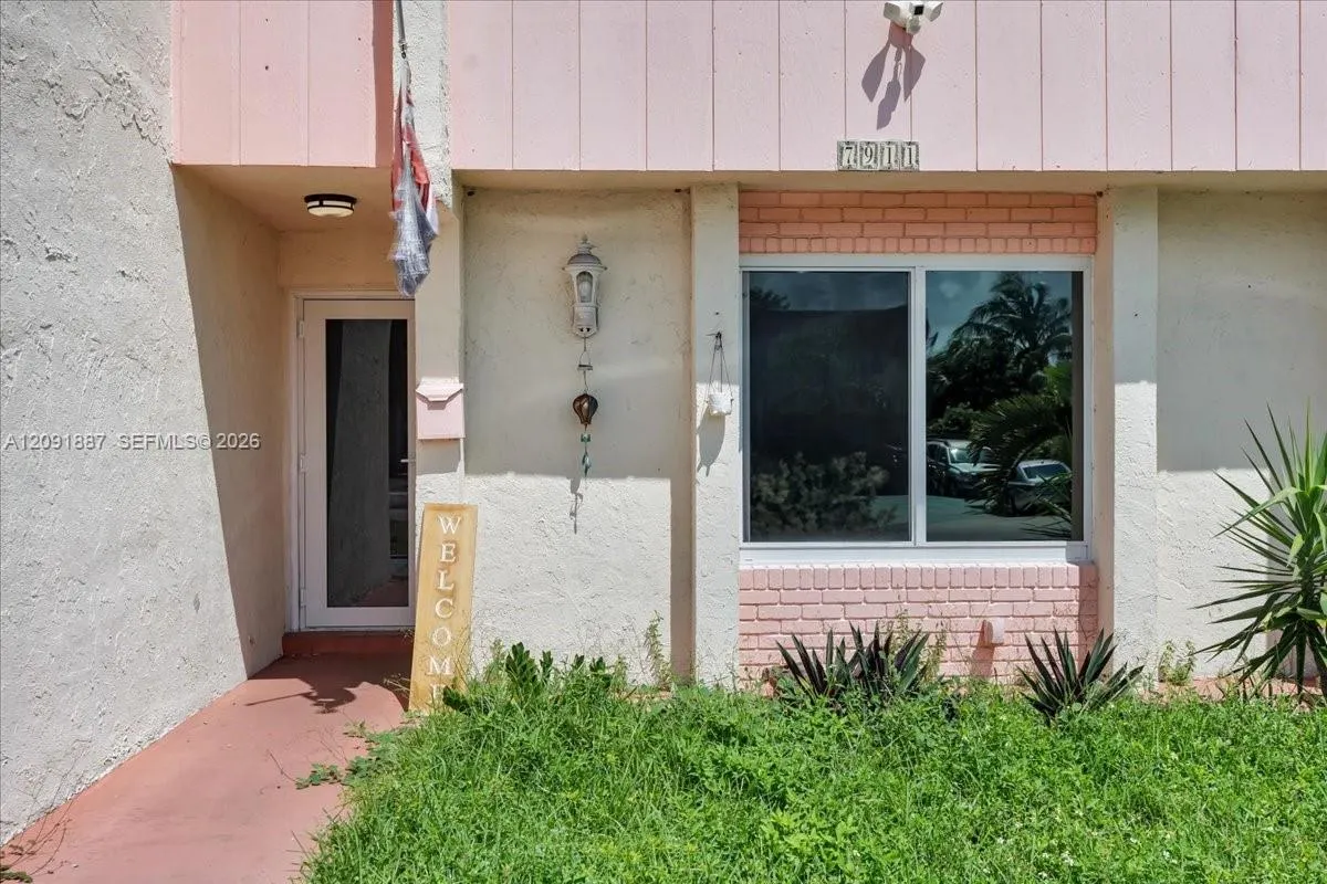 7911 SW 7th Place
