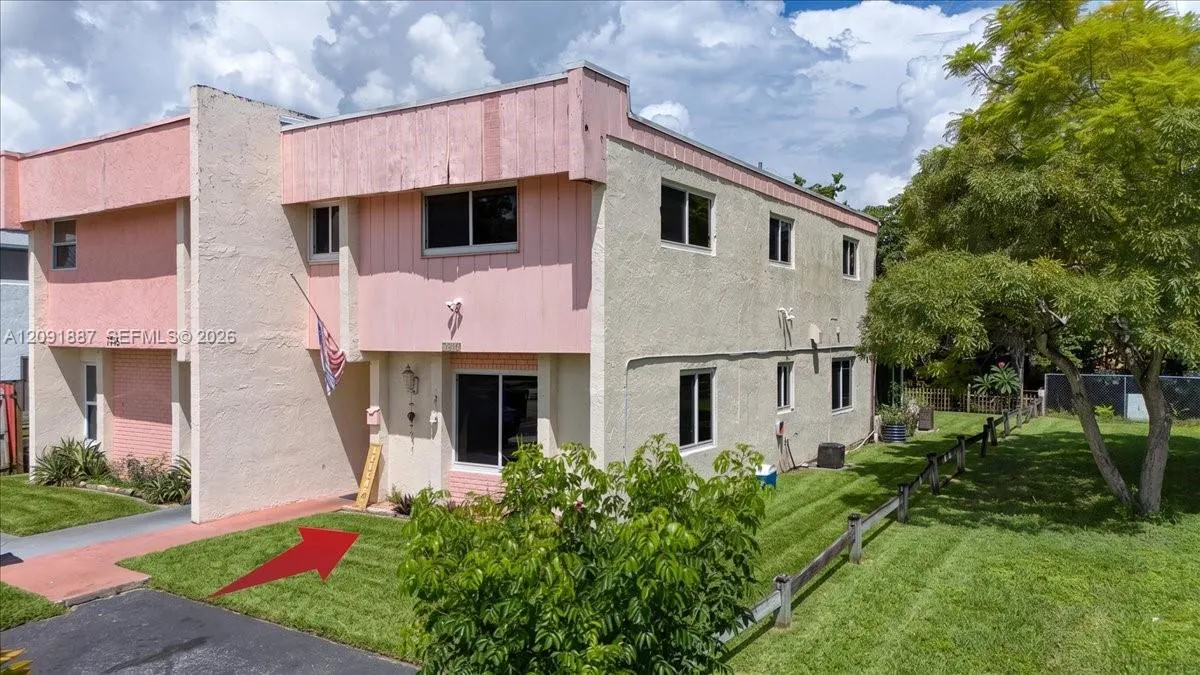 7911 SW 7th Place