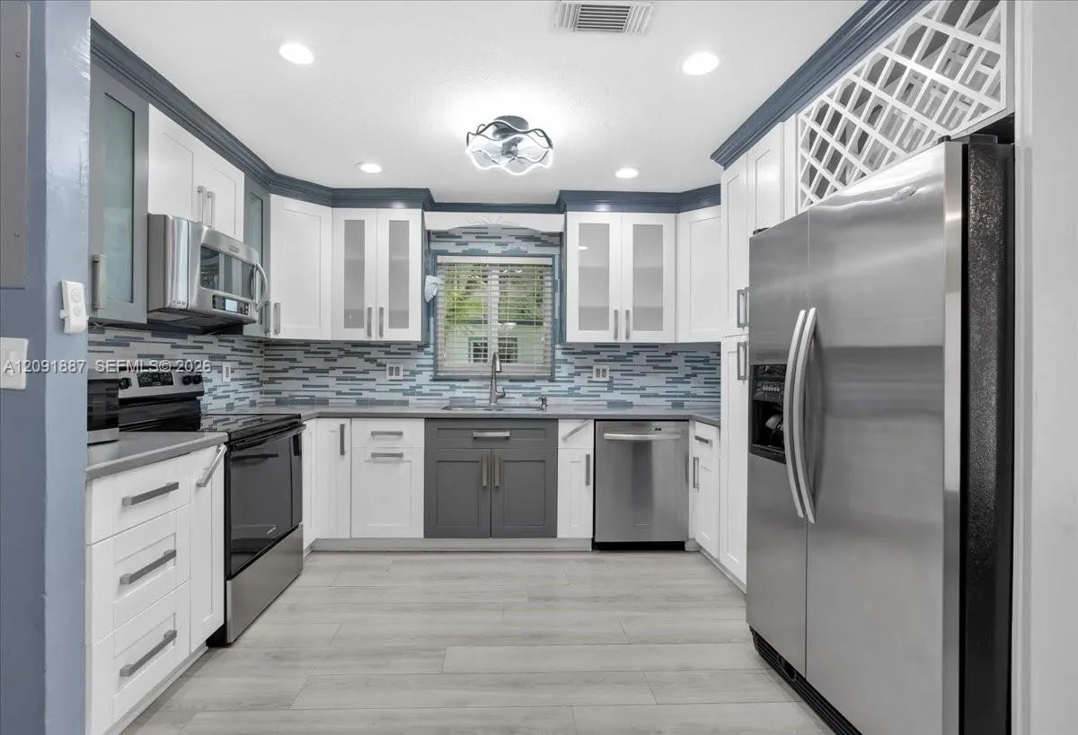 7911 SW 7th Place