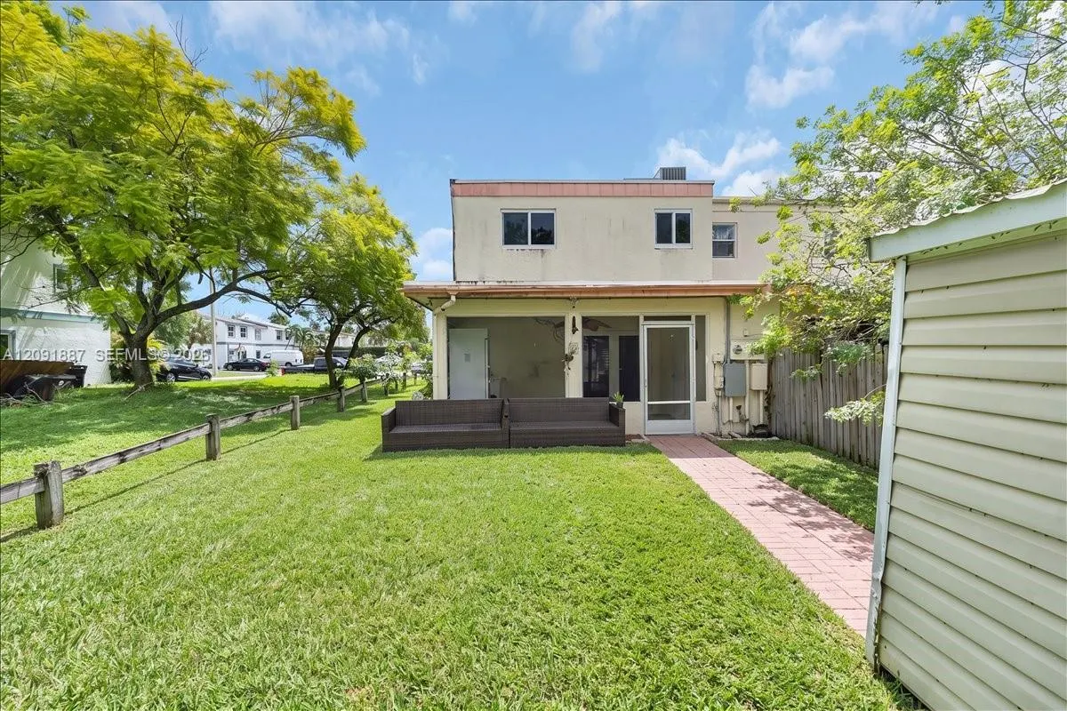 7911 SW 7th Place