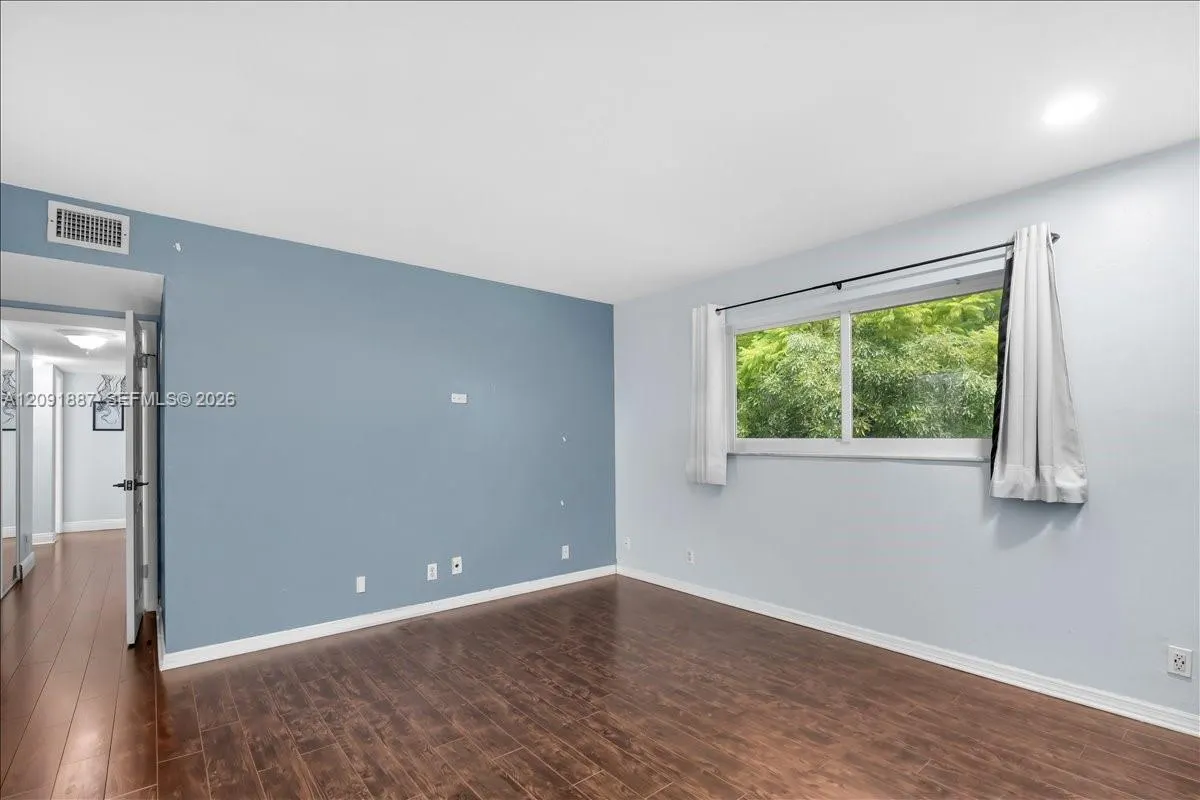 7911 SW 7th Place