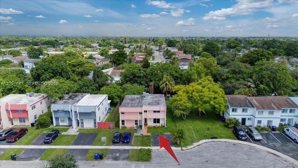 7911 SW 7th Place