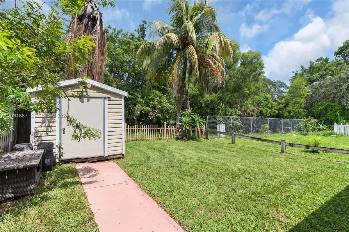 7911 SW 7th Place