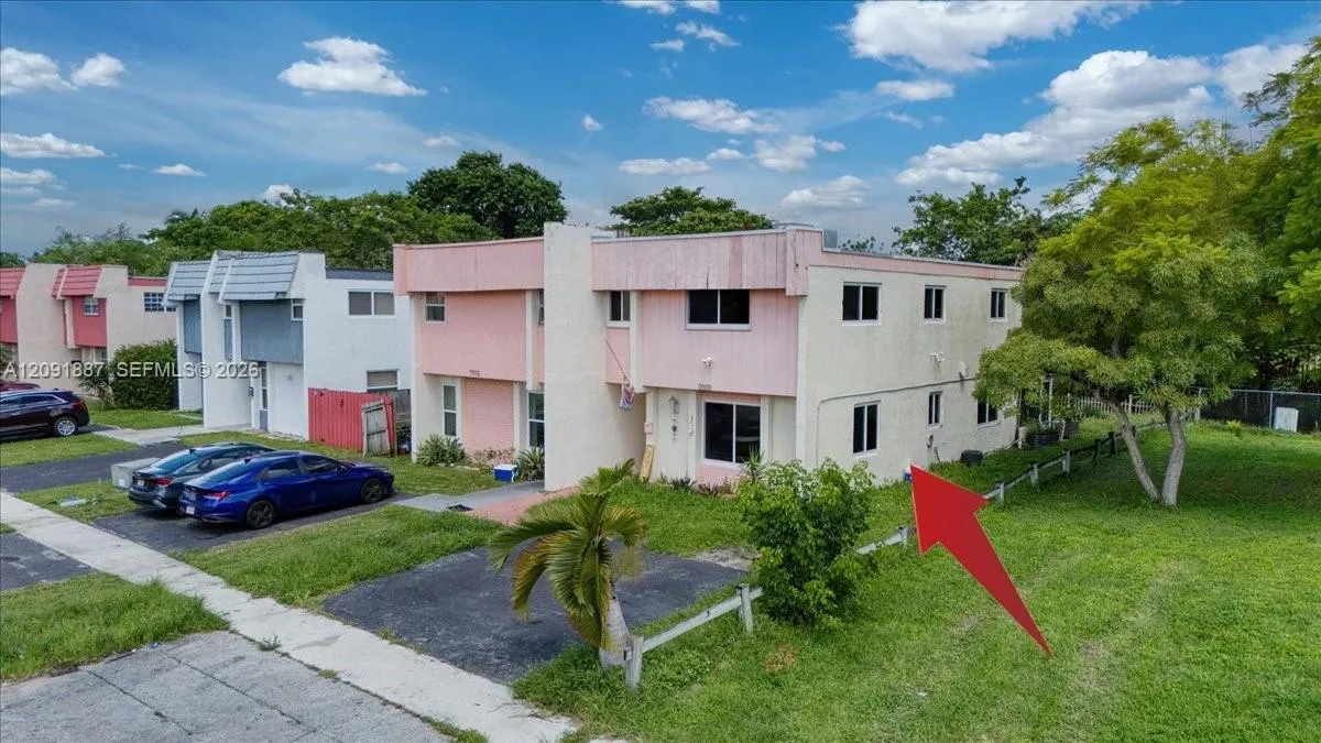 7911 SW 7th Place