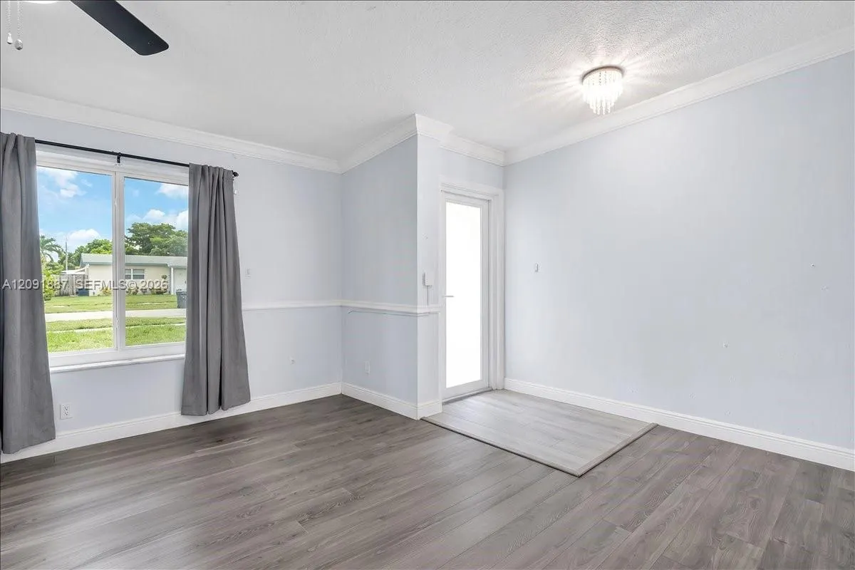 7911 SW 7th Place