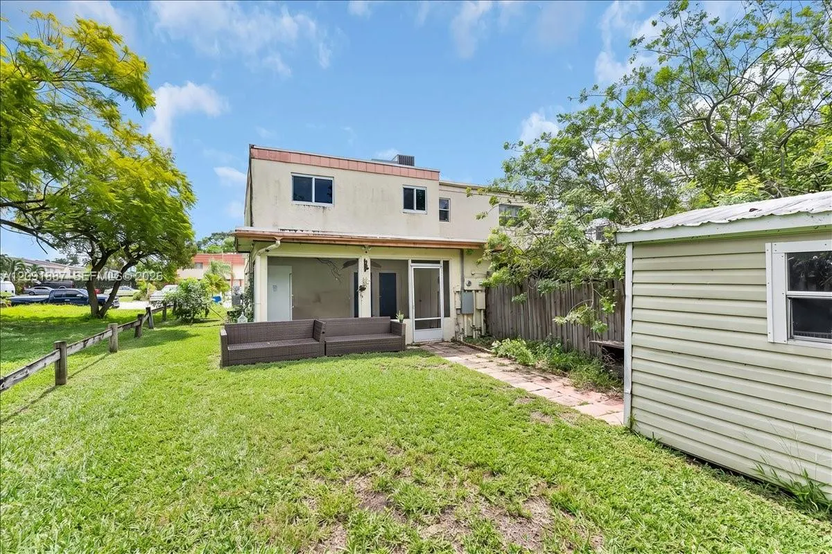 7911 SW 7th Place