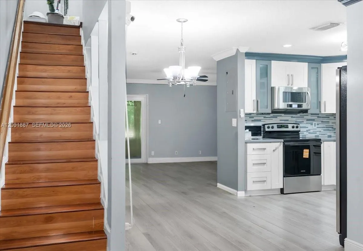 7911 SW 7th Place