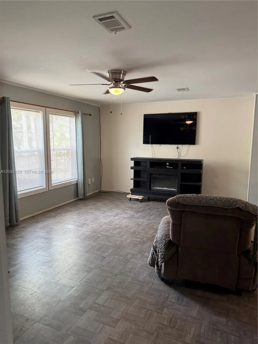 5205 Pioneer 21st Street