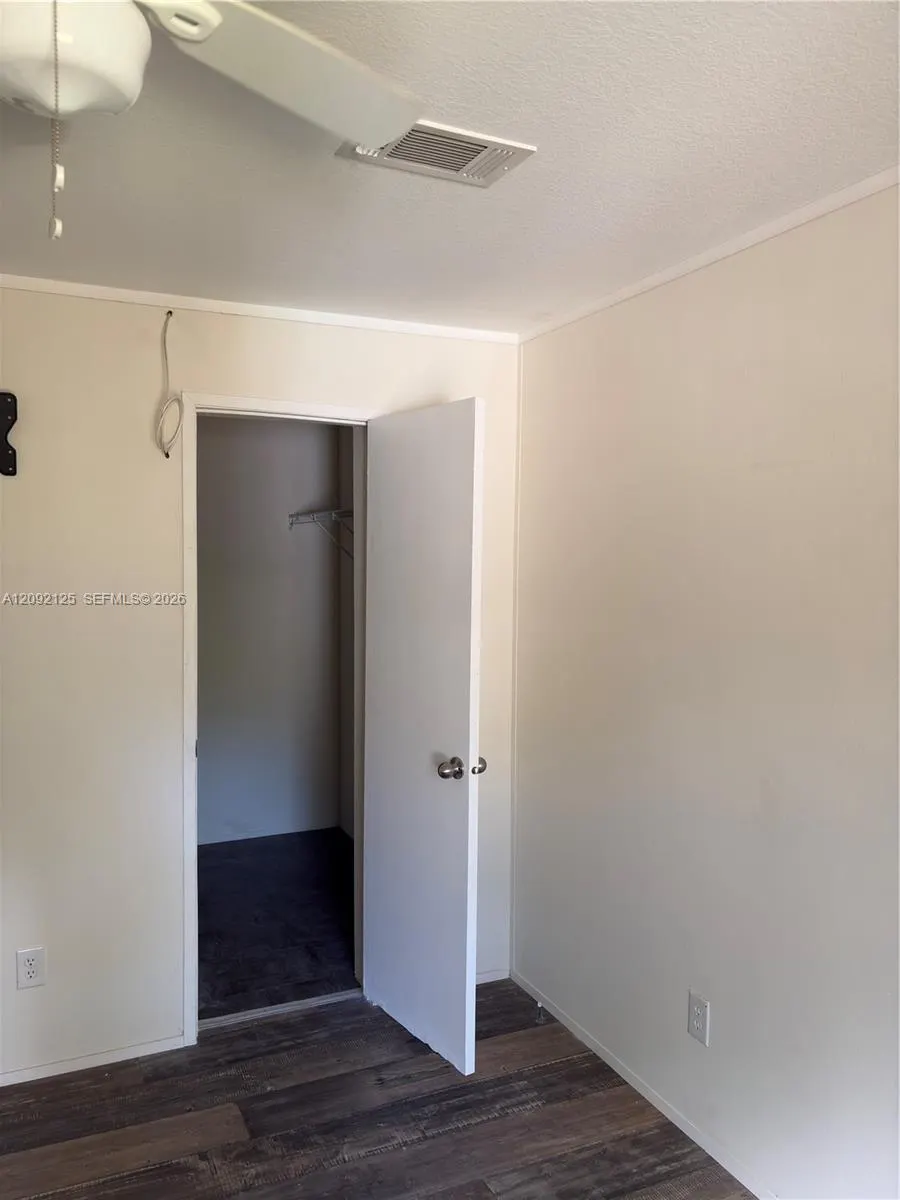 5205 Pioneer 21st Street