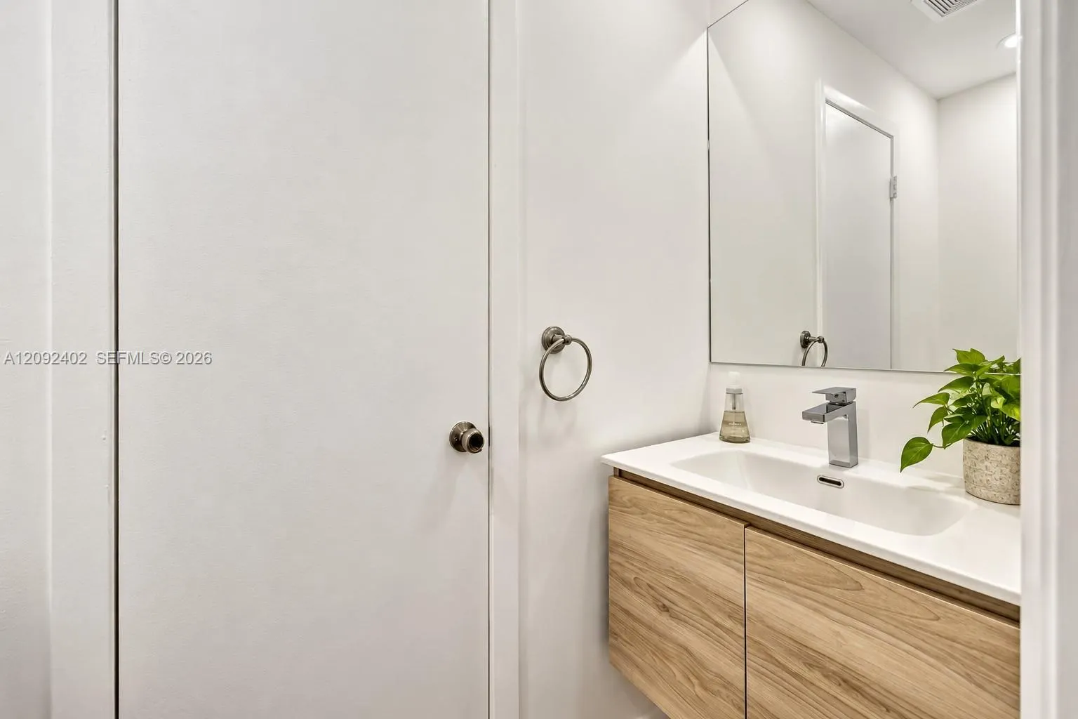 499 SE 13th Street #7E