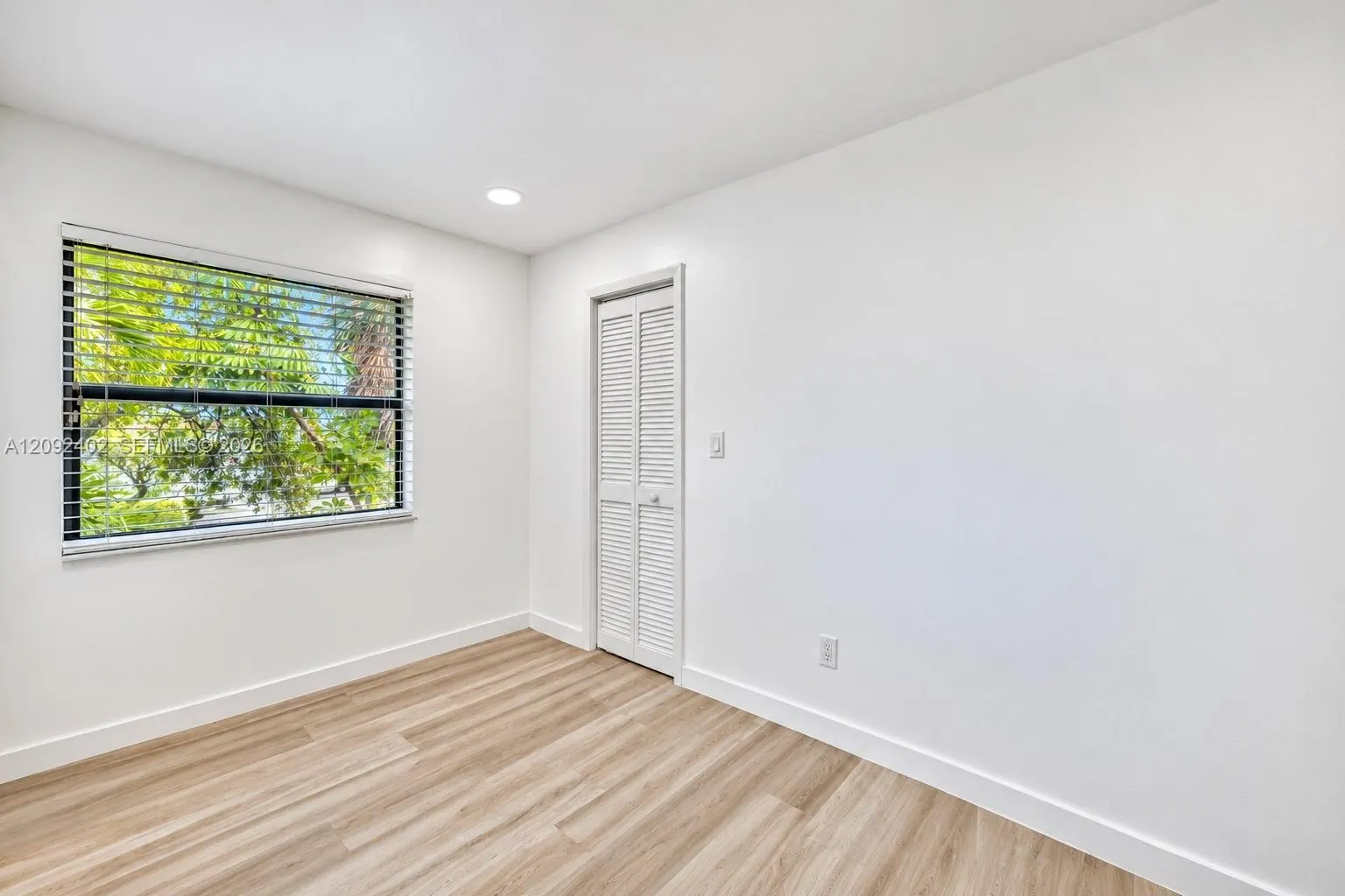 499 SE 13th Street #7E
