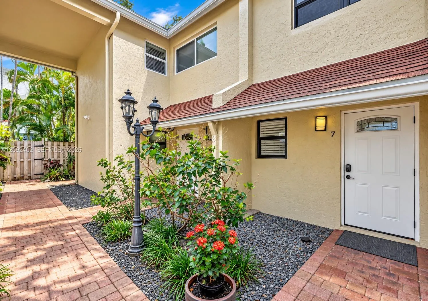 499 SE 13th Street #7E