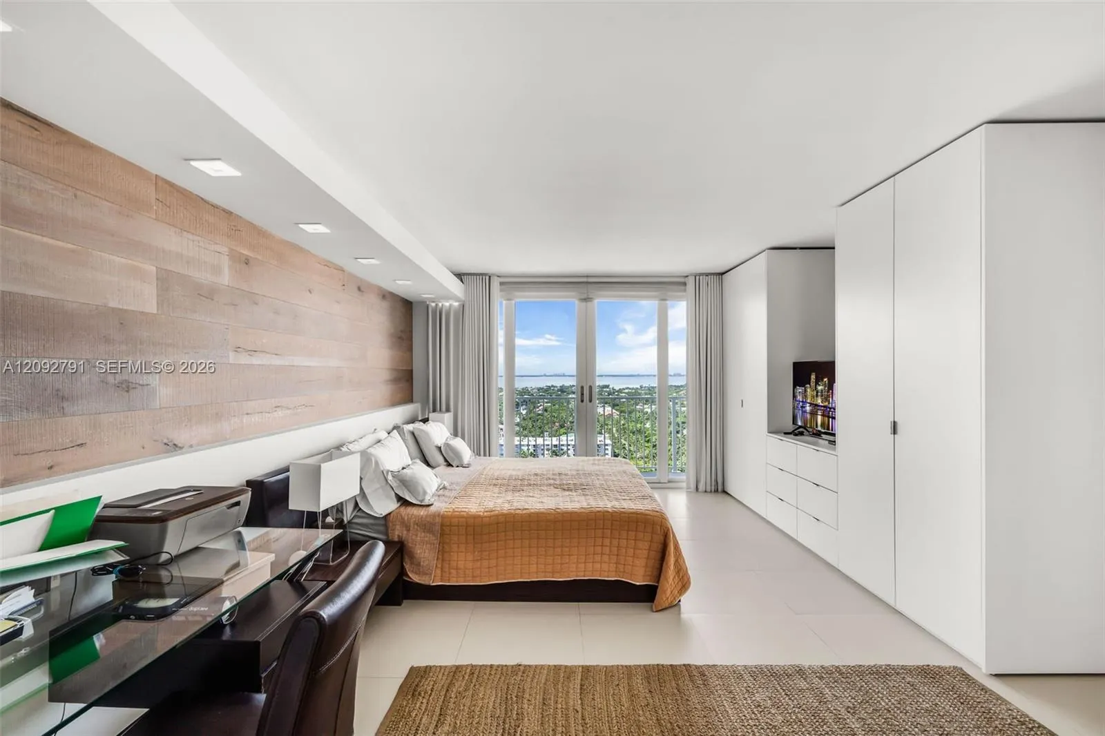 881 Ocean Drive #20E
