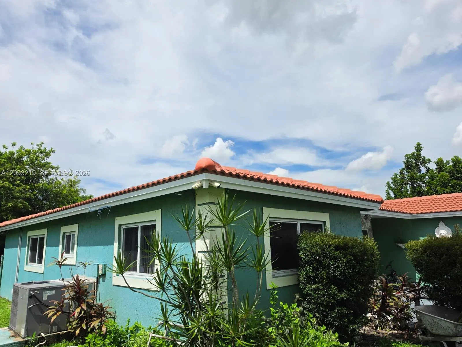 820 SW 49th Terrace
