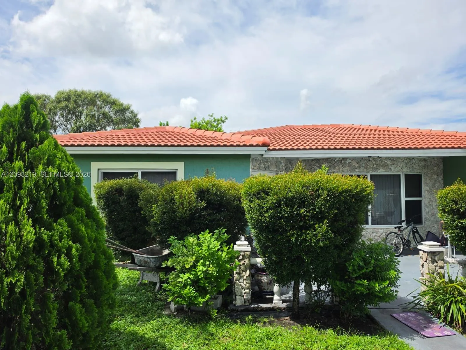 820 SW 49th Terrace
