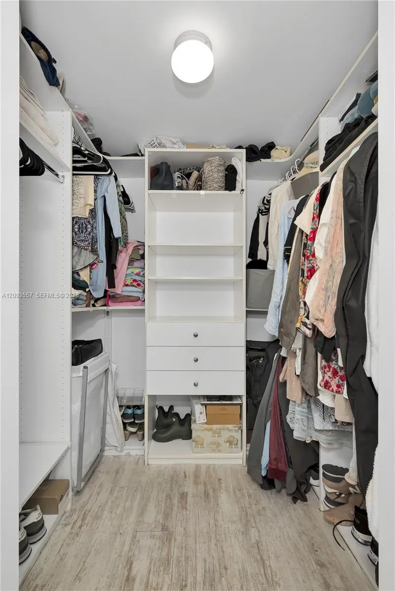 31 SE 6th Street #304