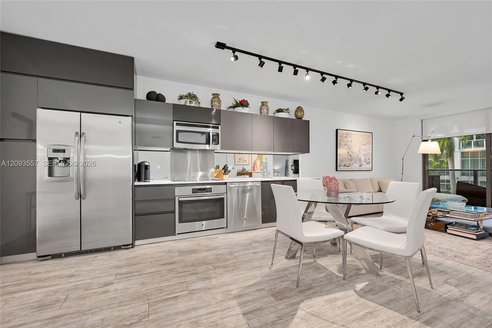 31 SE 6th Street #304
