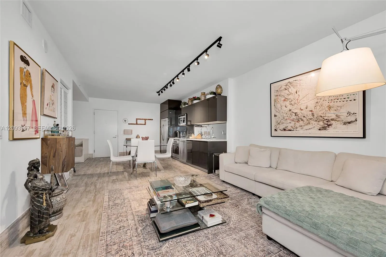 31 SE 6th Street #304