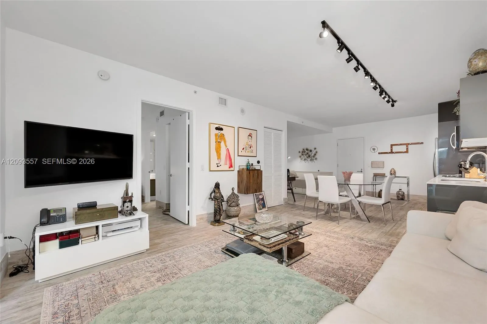 31 SE 6th Street #304