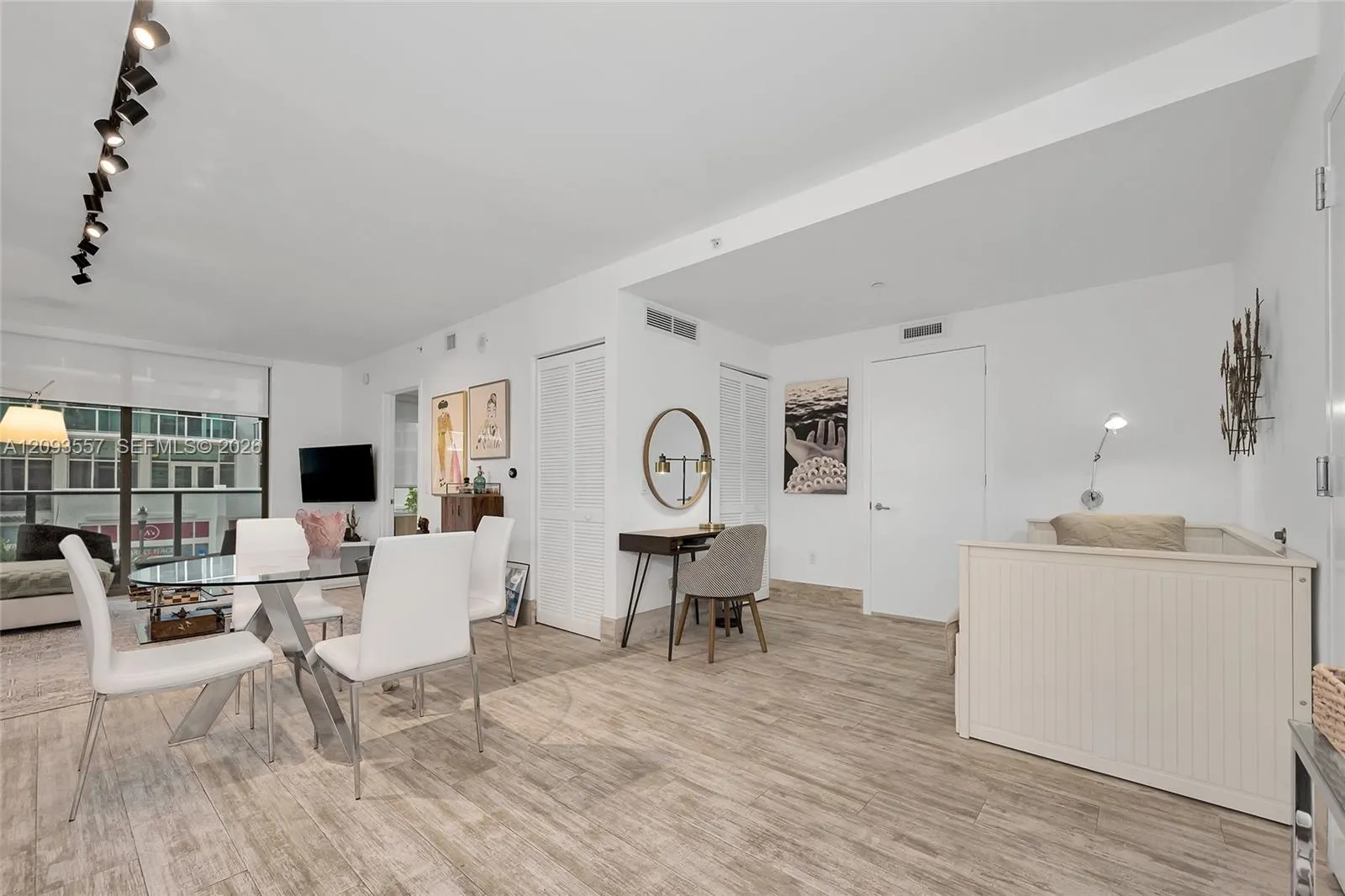31 SE 6th Street #304