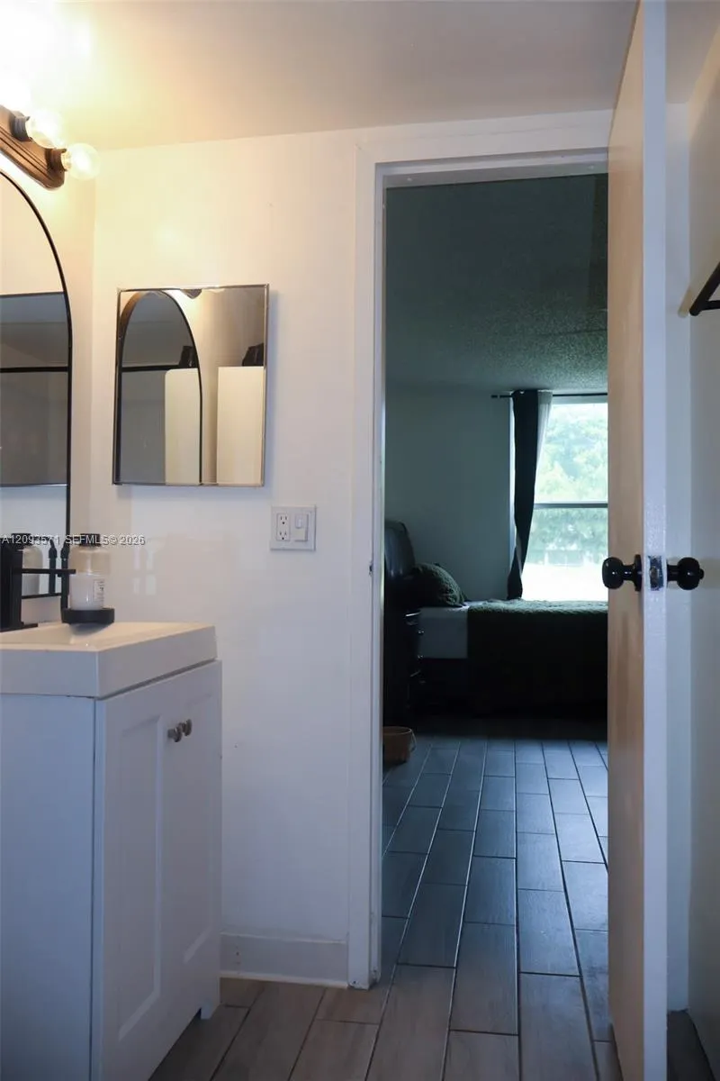 8401 Lagos De Campo Boulevard #106V