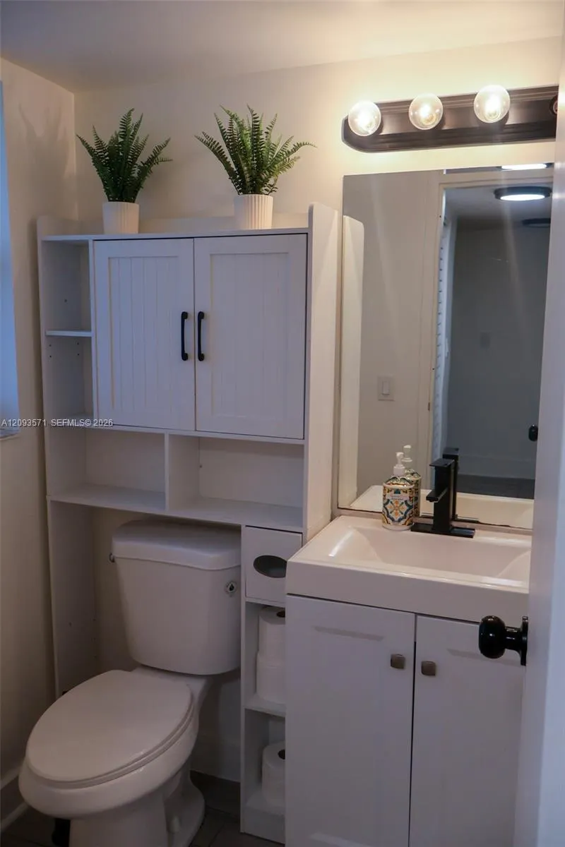 8401 Lagos De Campo Boulevard #106V