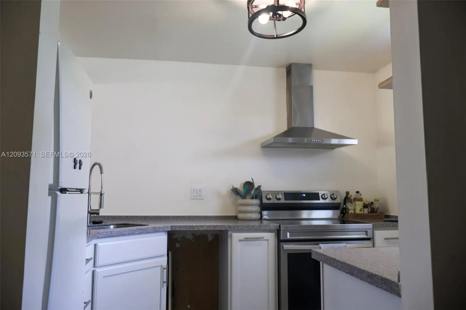 8401 Lagos De Campo Boulevard #106V