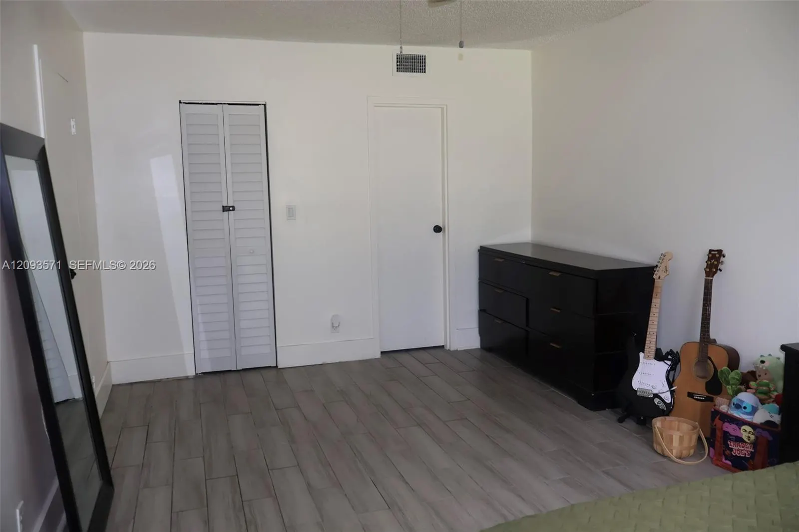 8401 Lagos De Campo Boulevard #106V