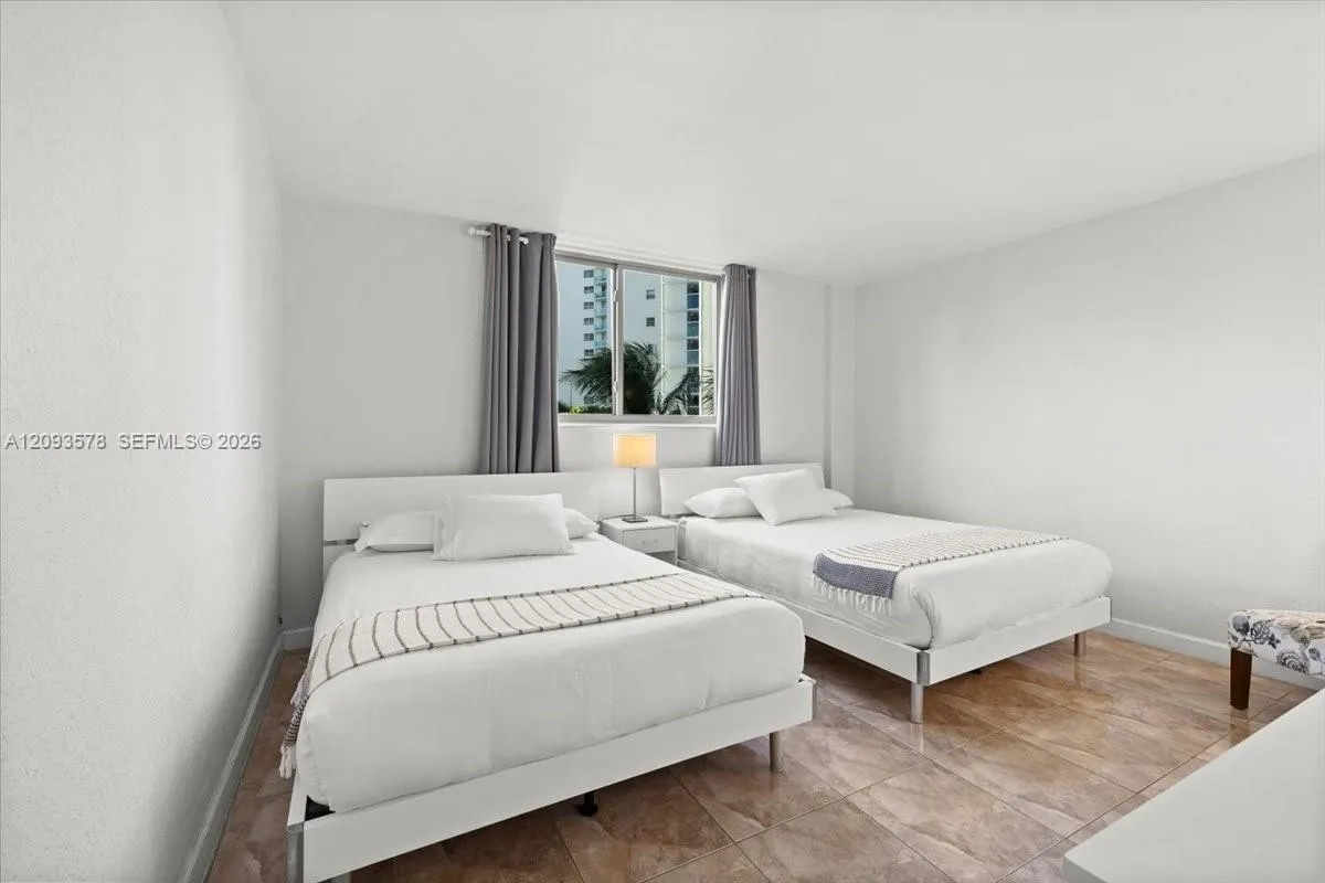 4001 S Ocean Drive #4C