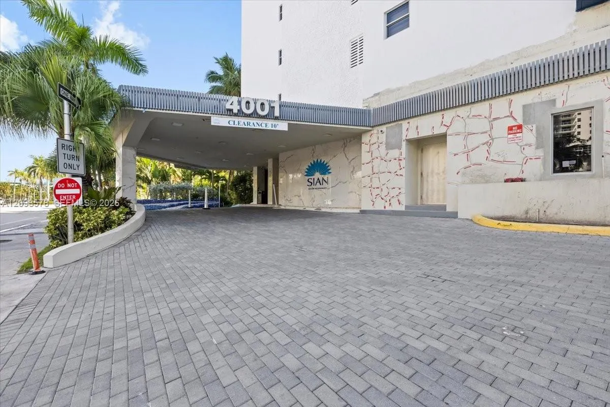 4001 S Ocean Drive #4C