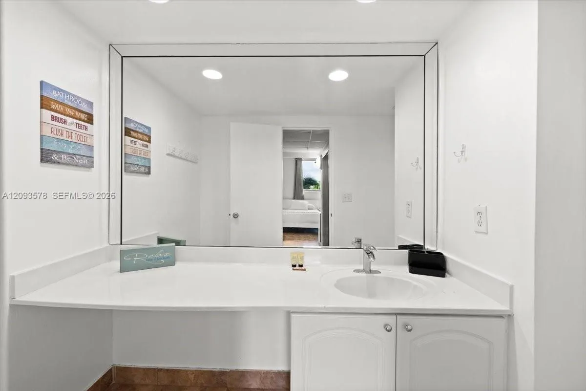 4001 S Ocean Drive #4C