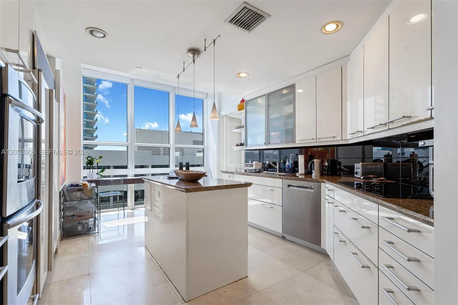 10225 Collins Avenue #1604