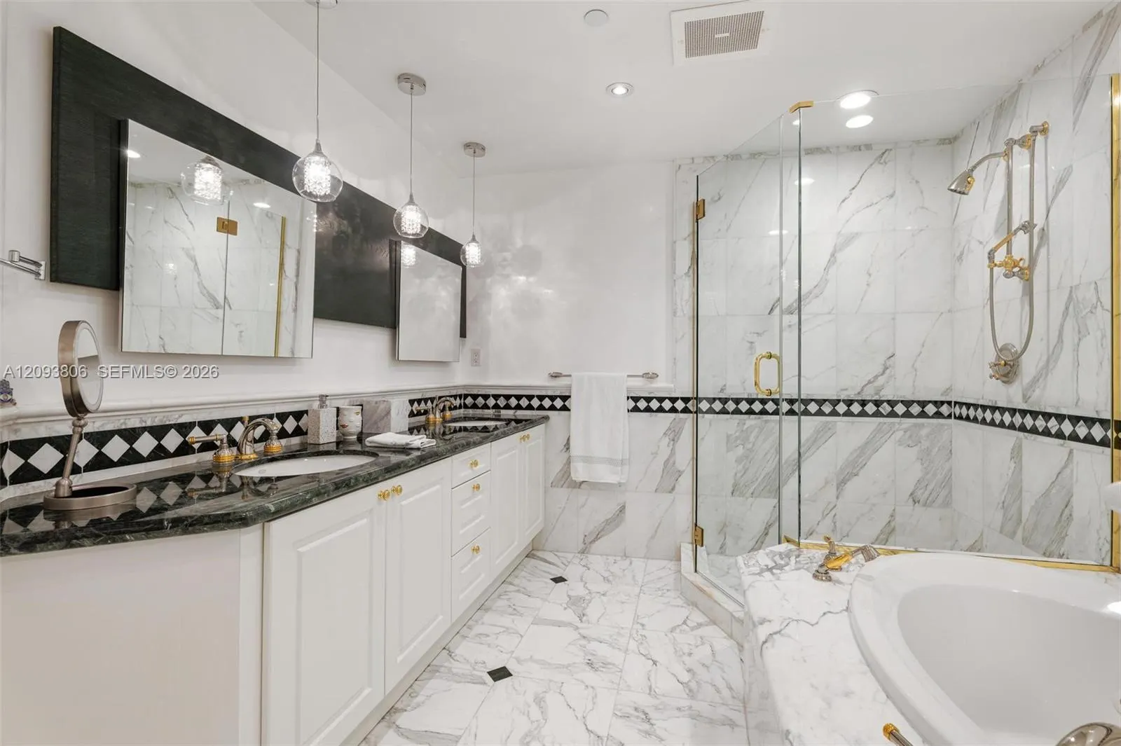 10225 Collins Avenue #1604