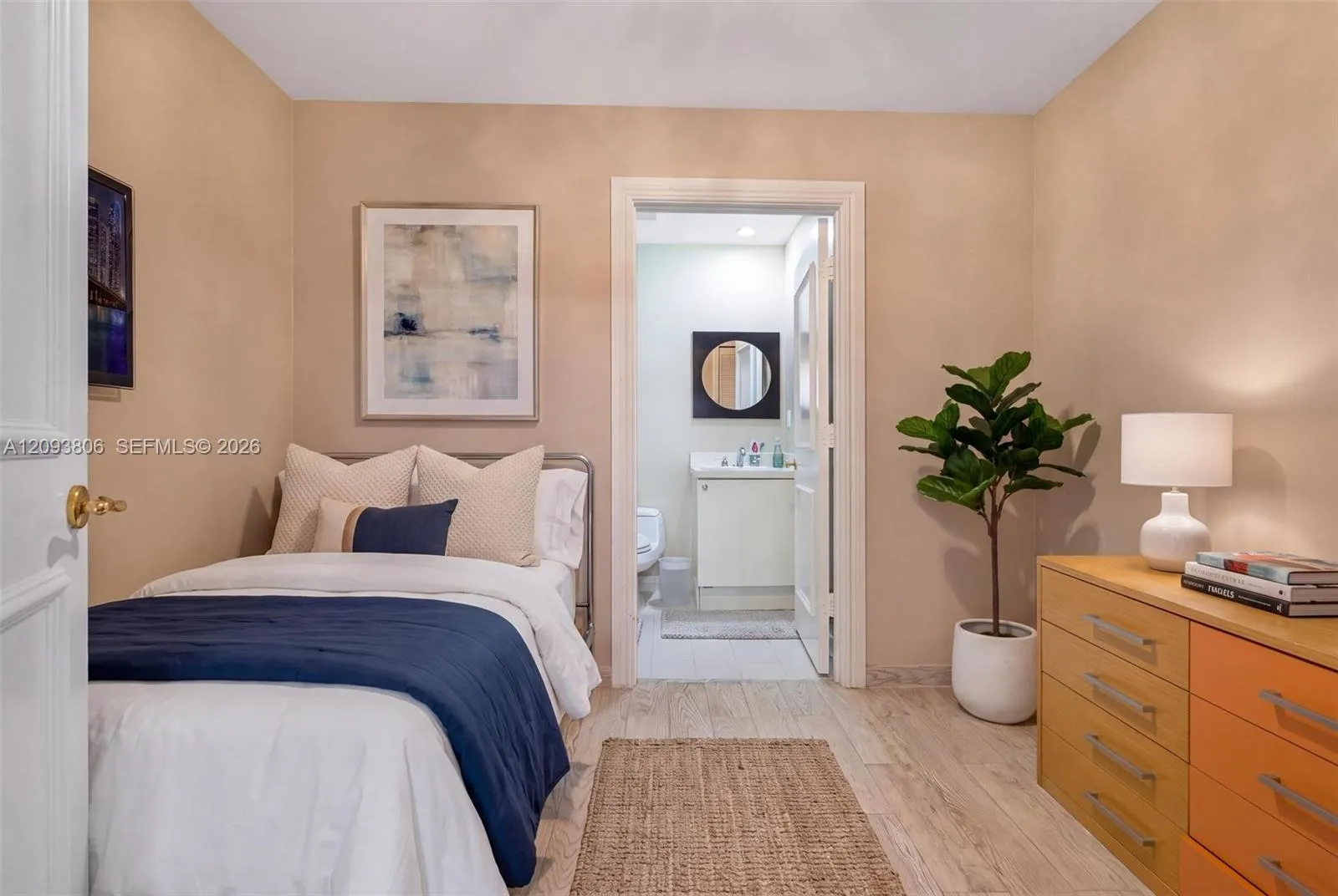 10225 Collins Avenue #1604