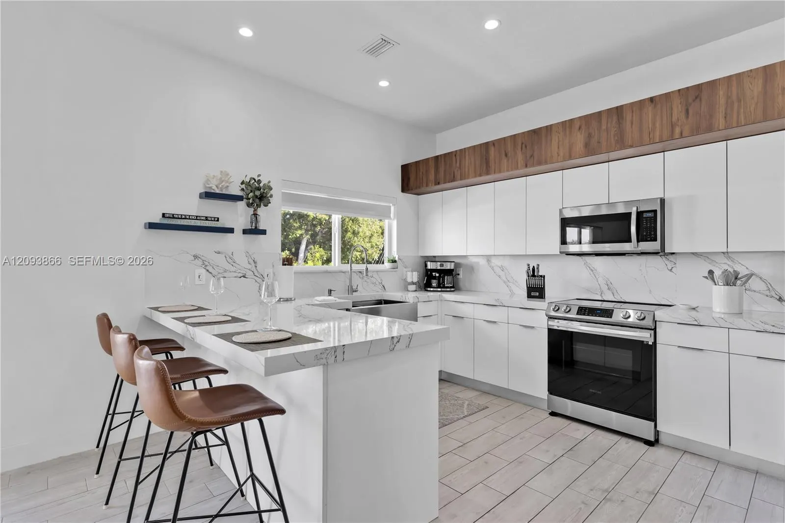 103 W Avenue A
