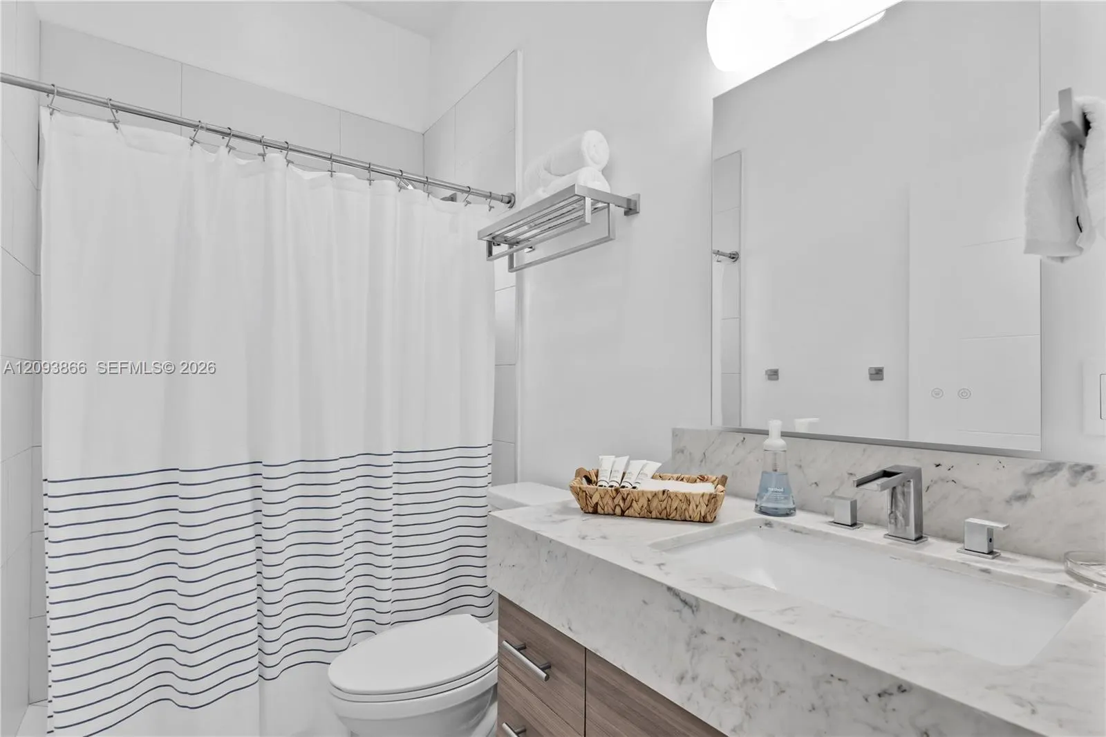 103 W Avenue A