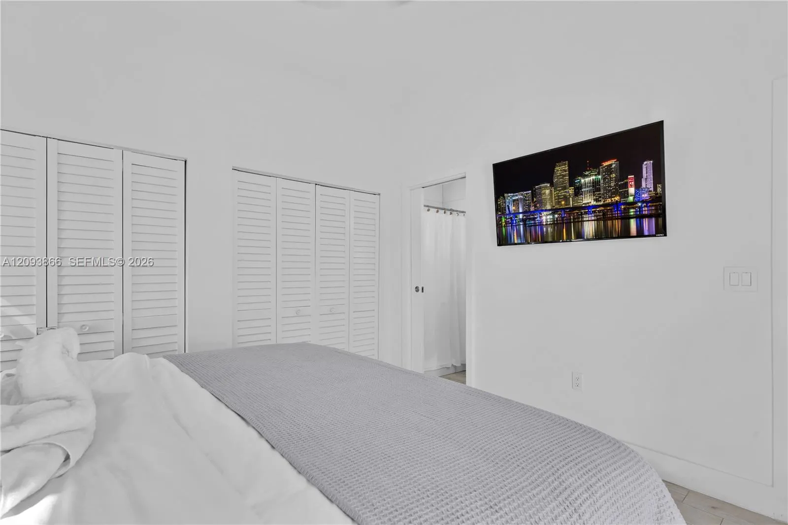 103 W Avenue A