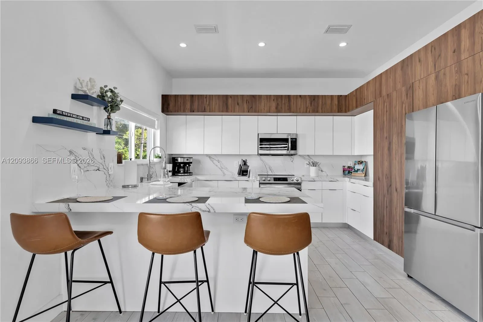 103 W Avenue A