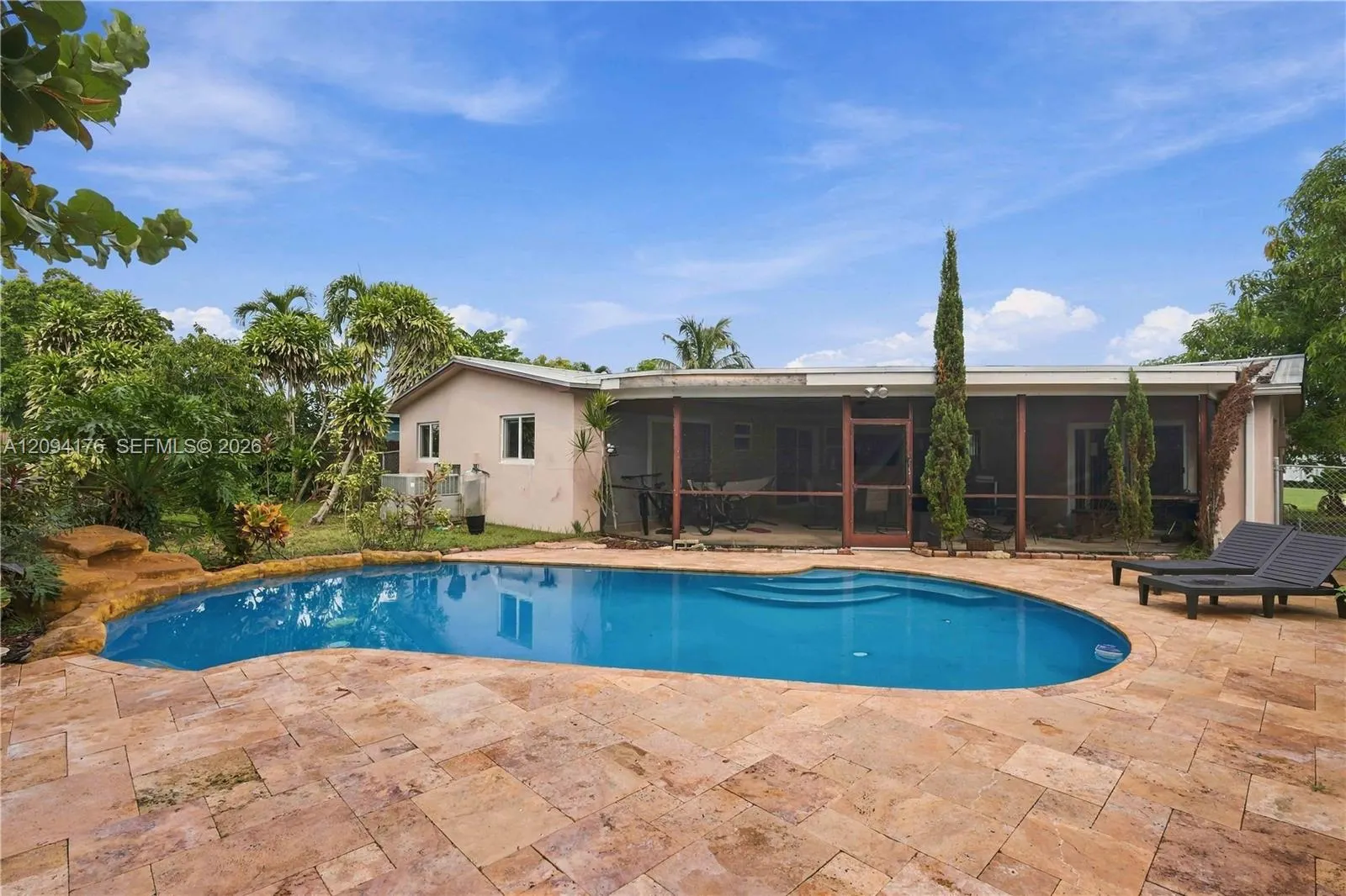 6924 NW 9th Street