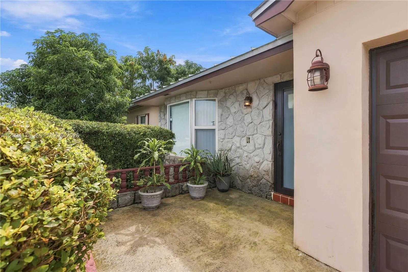 6924 NW 9th Street