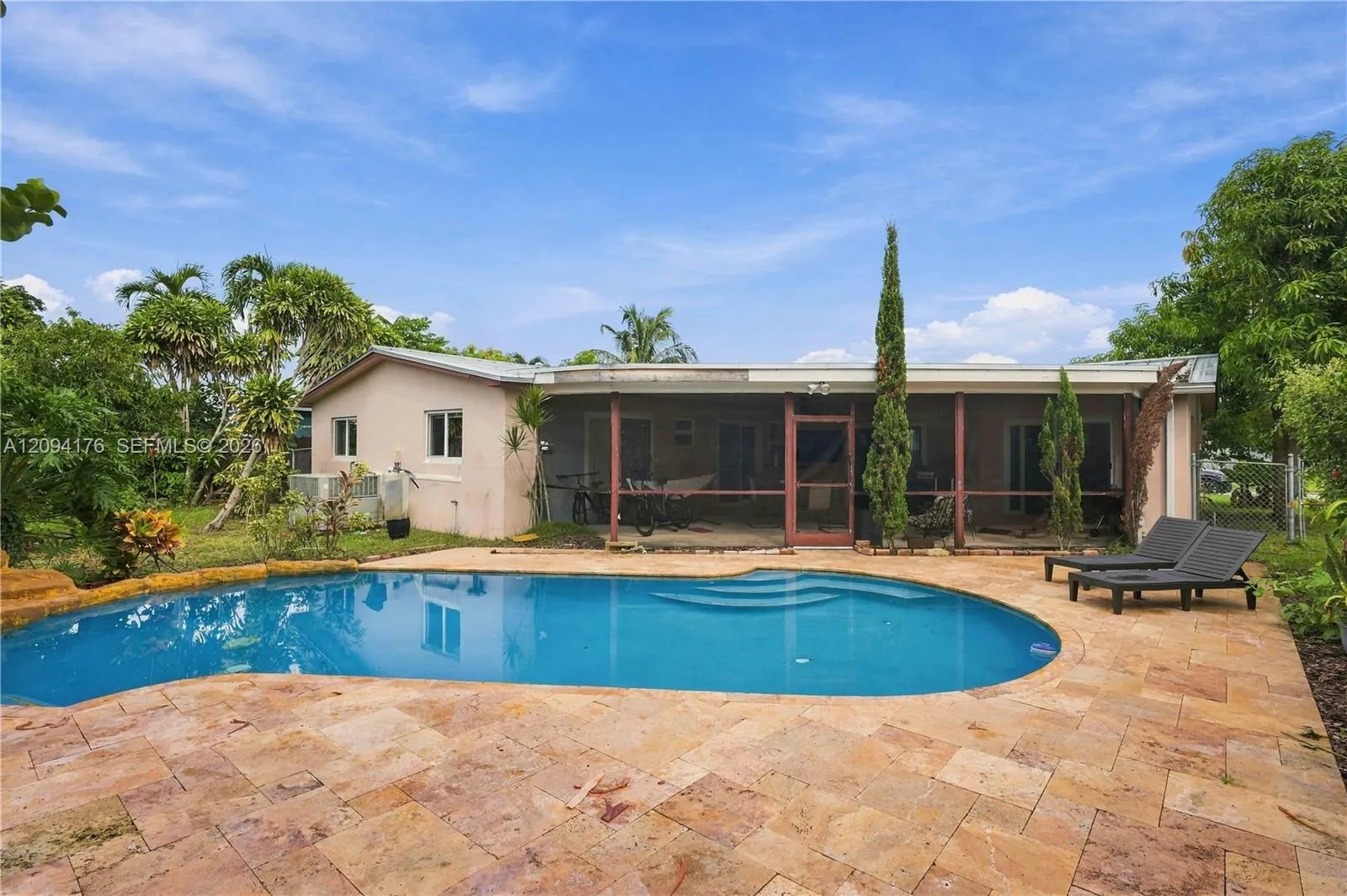 6924 NW 9th Street