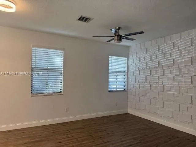 8430 Lakeview Trail