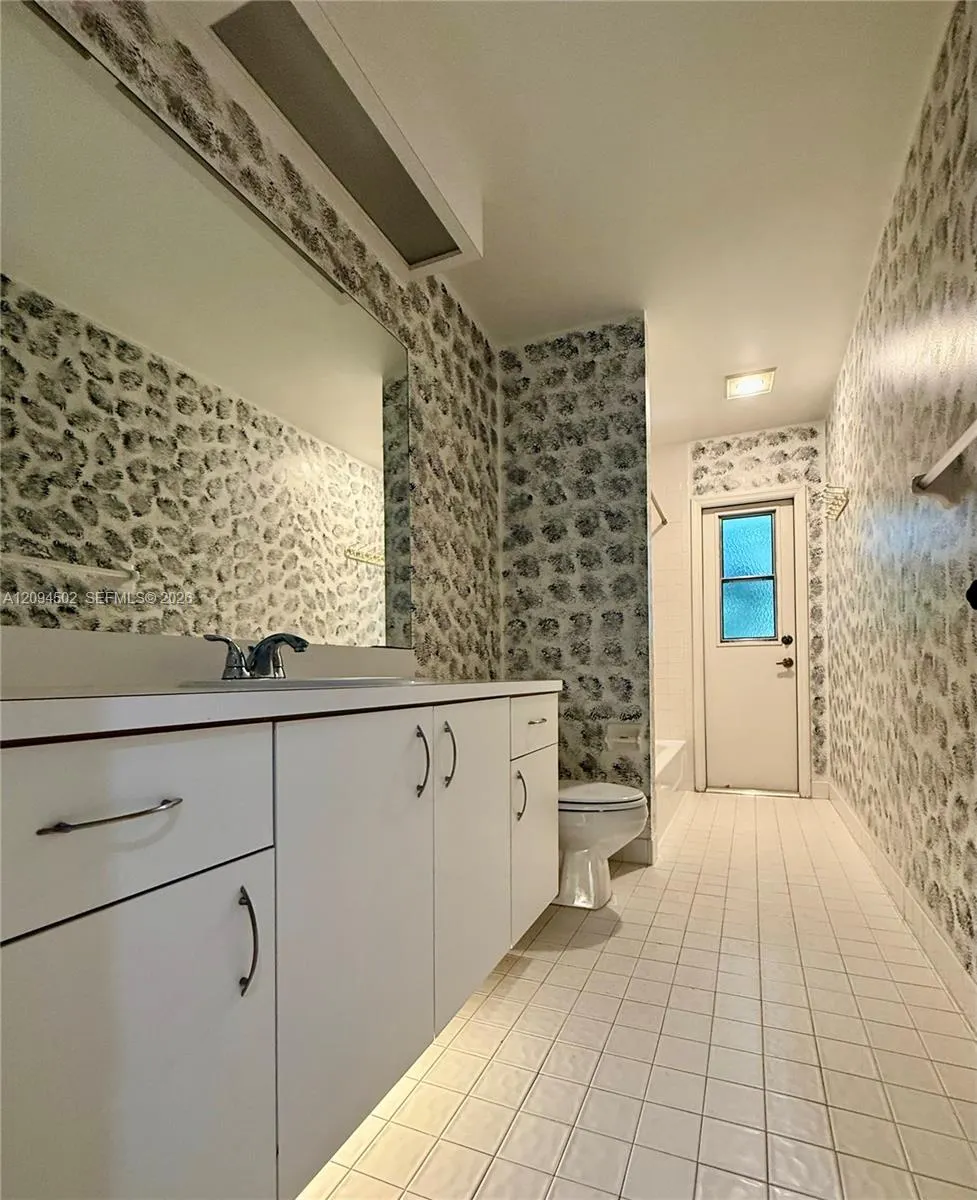 2444 Stonegate Drive